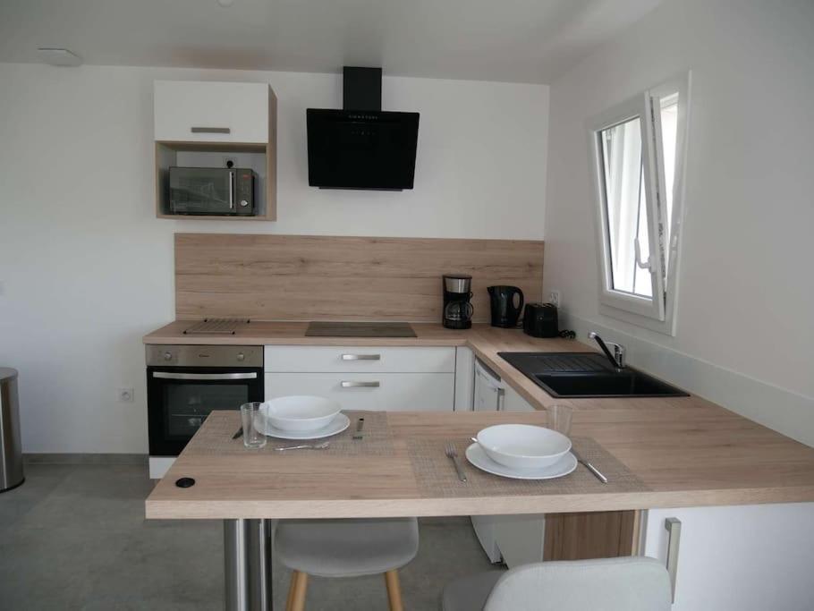 Studio Lumineux Avec Terrasse La Roche-sur-Yon Bagian luar foto