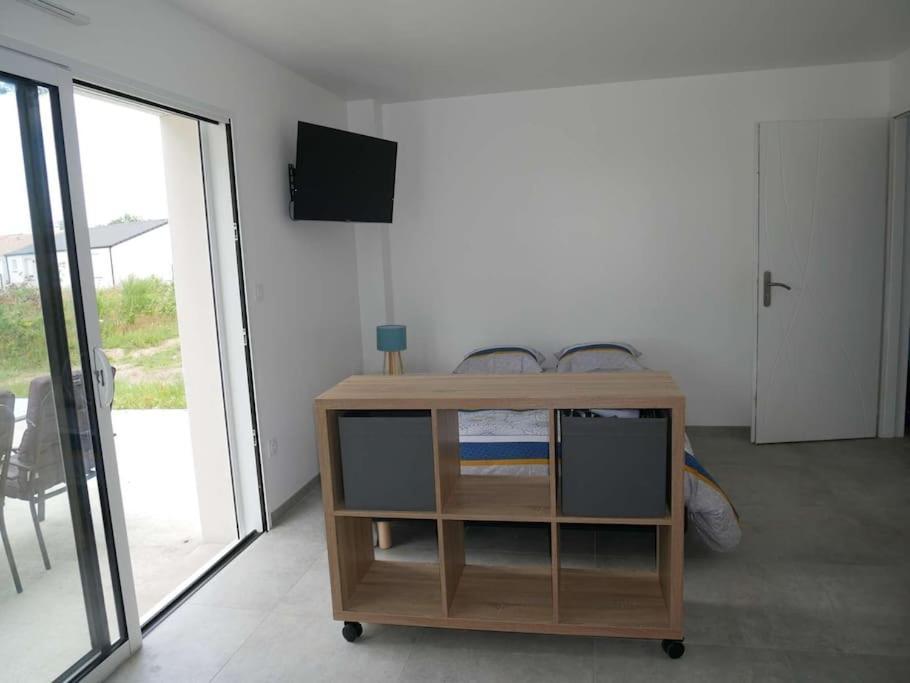 Studio Lumineux Avec Terrasse La Roche-sur-Yon Bagian luar foto